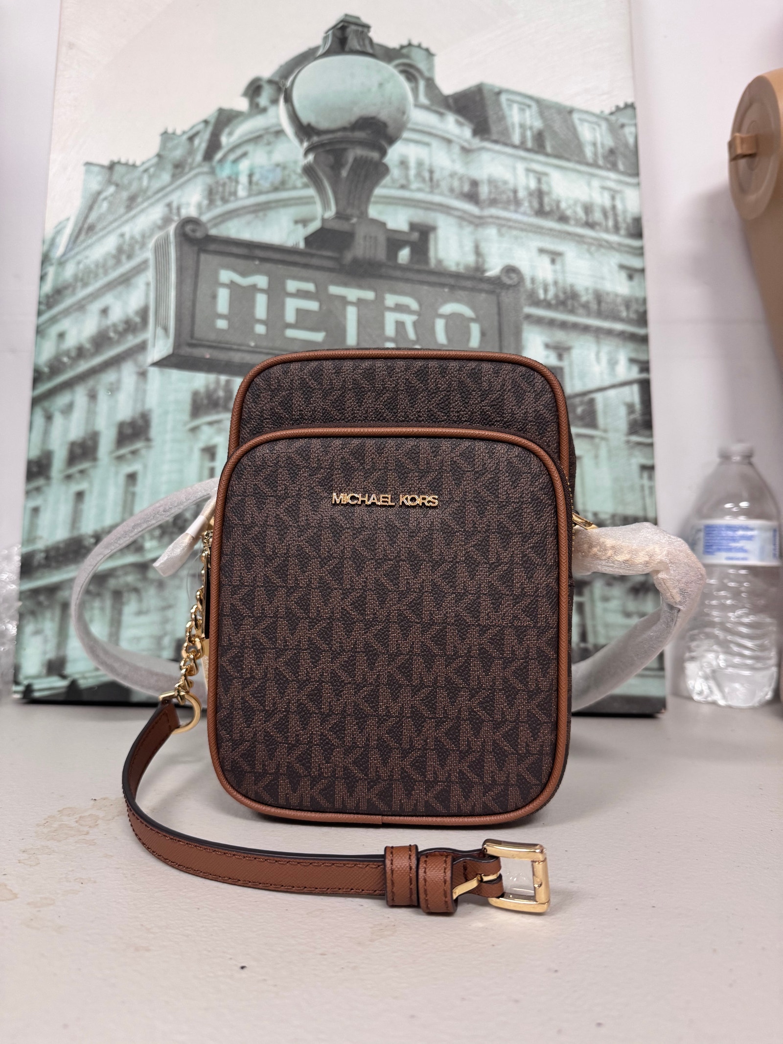 Michael Kors 35f1gtvc2b Jet Set Travel Medium Logo Crossbody Bag